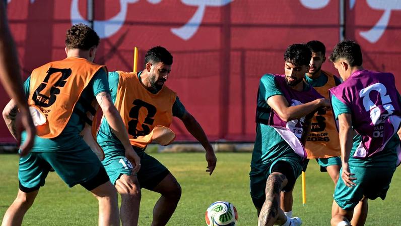 Treino da seleção iraniana no Centro Xoloitzcuintle, em Tijuana, México, antes da chegada aos Estados Unidos para a primeira partida. Foto: Guillermo Arias/AFP.