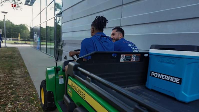 A França seguiu sua preparação para a Copa do Mundo em Boston com uma animada atividade de rondo e trabalhos técnicos no campo de treinamento.