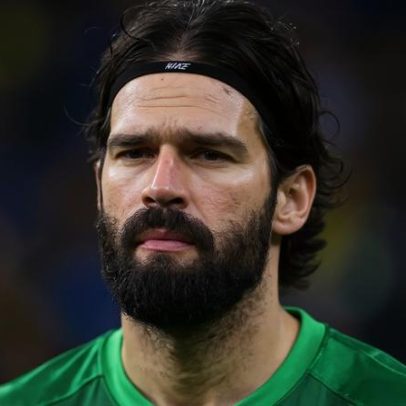 Alisson Becker celebra aniversário de 7 anos do filho durante a Copa