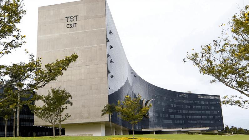 TST condena Ortobom a pagar R$ 300 mil por falta de mulheres na gerência