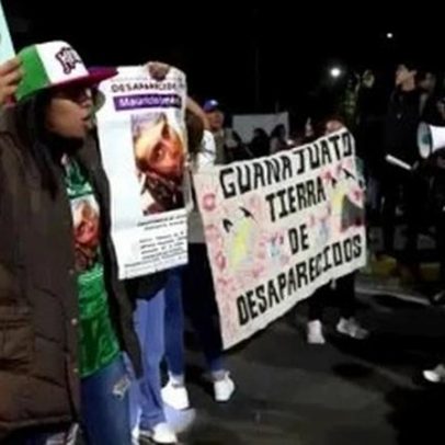 Famílias de desaparecidos protestam no México na abertura da Copa