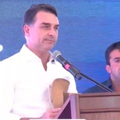 Flávio Bolsonaro propõe tirar o Brasil das mãos do PT
