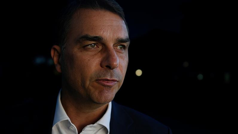Flávio diz que governo Lula deixa legado de dívida e fome