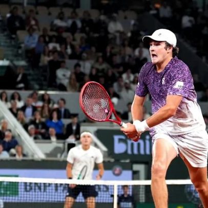Mensik elogia João Fonseca após vitória em Roland Garros