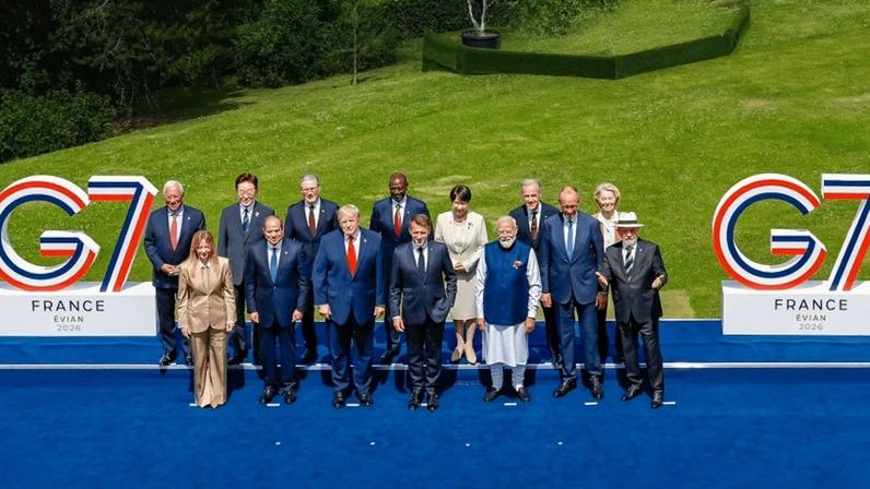 Os líderes presentes na cúpula do G7 se reuniram nesta 3ª feira (16.jun) para a foto em grupo antes da reunião ampliada