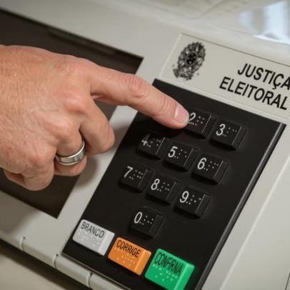 MP aciona TRE contra deputados e senadores por propaganda antecipada