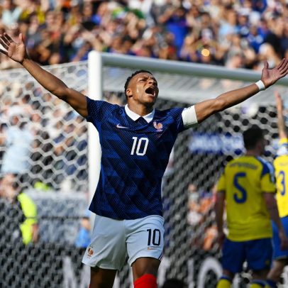 França domina a Suécia, vence com dois de Mbappé e avança na Copa