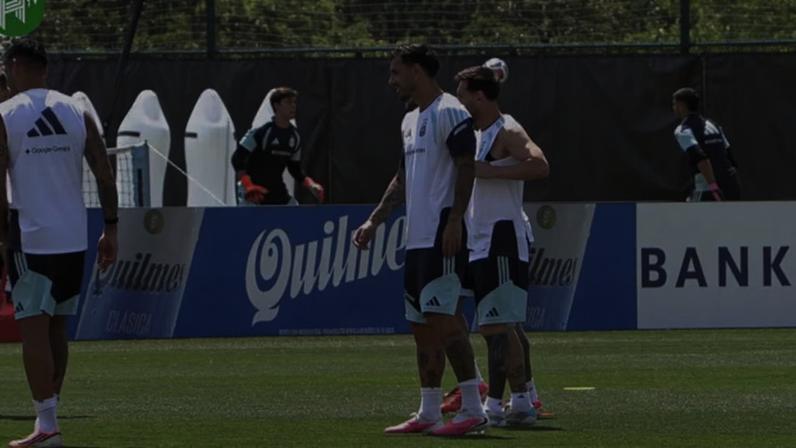 Lionel Messi e os demais jogadores da Argentina mostraram um ótimo clima durante mais uma sessão de treinamento na base da seleção em Kansas City.