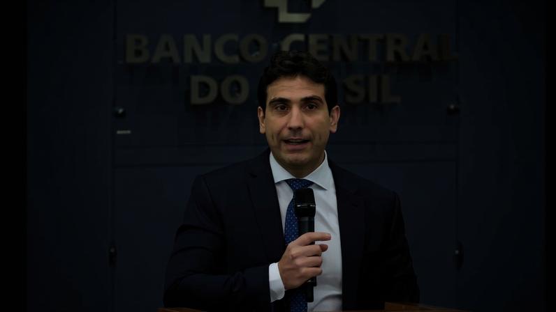 PRESSÃO - Gabriel Galípolo, presidente do BC: inflação persistente impede queda maior da Selic