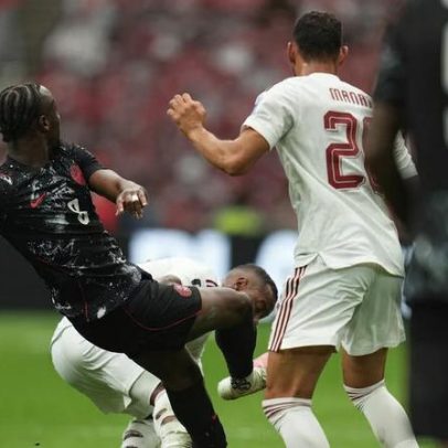 Jogador do Catar é suspenso por cinco partidas após lesão a rival canadense