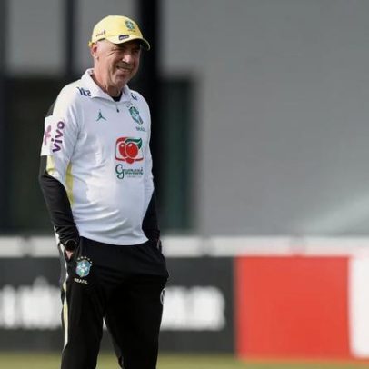 Ancelotti ensaia novo esquema e muda o time titular da seleção