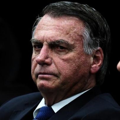 Médicos de Bolsonaro apontam piora em crises de soluços e pedem novos exames