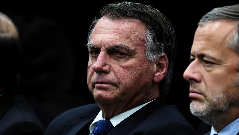 Bolsonaro apresentou piora entre os dias 9 e 10 de junho, segundo médicos
