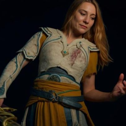 God of War com Faye terá arma dublada por ator de The Boys