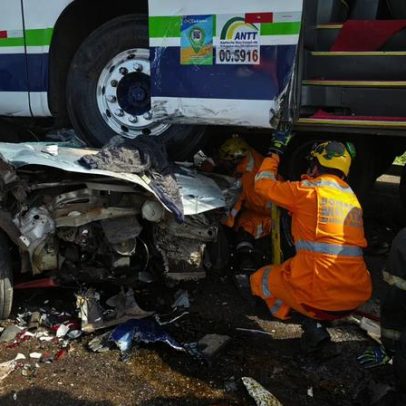 Engavetamento com morte em MG leva a alerta sobre dirigir sob neblina