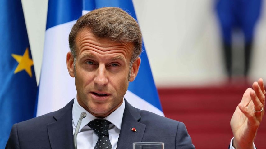 O presidente da França, Emmanuel Macron, participa de uma coletiva de imprensa em Cetinje, Montenegro