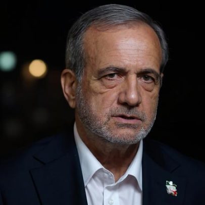 Presidente iraniano visto como acidental sobrevive à guerra e enfrenta a paz
