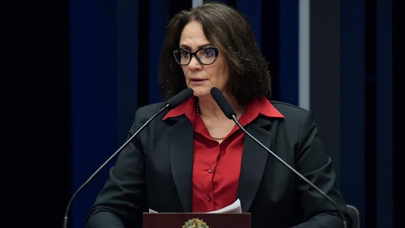 Damares é uma das aliadas mais próximas da ex-primeira-dama Michelle Bolsonaro