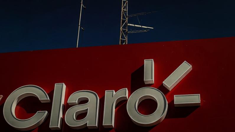 Usuários relatam nas redes sociais falhas na internet móvel e fixa da operadora; procurada pelo ‘Estadão’, a Claro não se manifestou até a publicação desta reportagem.
