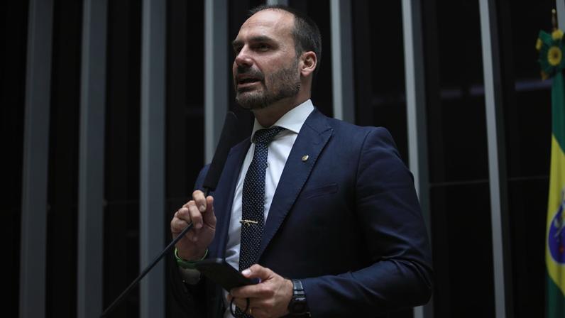 Eduardo sugere rompimento total com Novo após críticas de Zema a Flávio