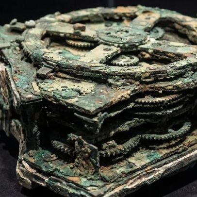 Bronze de 2.000 anos com 30 engrenagens, primeiro computador analógico