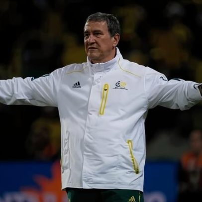 Ex-técnico da Seleção, Carlos Alberto Parreira, é internado no RJ