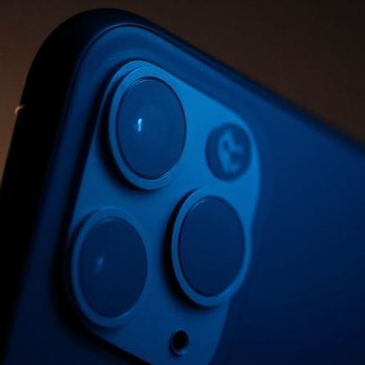 Como a Apple faz iPhones mais antigos ficarem mais rápidos e durarem mais