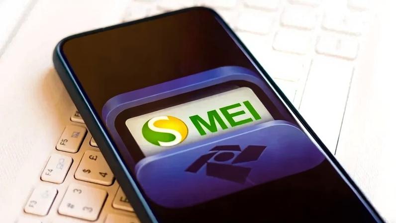 MEI: O valor é recolhido por meio do Documento de Arrecadação do Simples Nacional (DAS), que reúne a contribuição previdenciária e os tributos devidos conforme a atividade do MEI. (Rafael Henrique/SOPA Images/LightRocket /Getty Images)