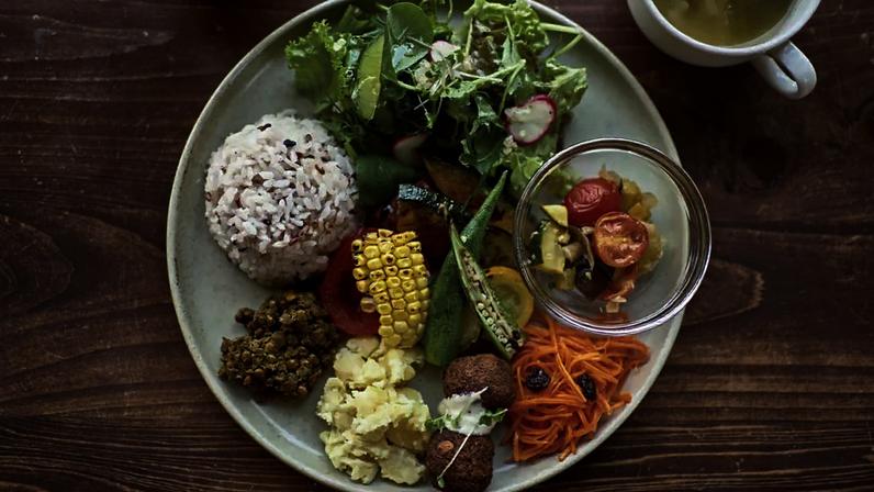 FÓRMULA DE SUCESSO - Prato saudável: alimentos são fonte de nutrientes (Yagi Studio/Getty Images)