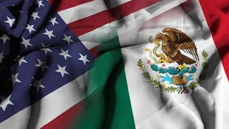 Bandeiras dos Estados Unidos e do México