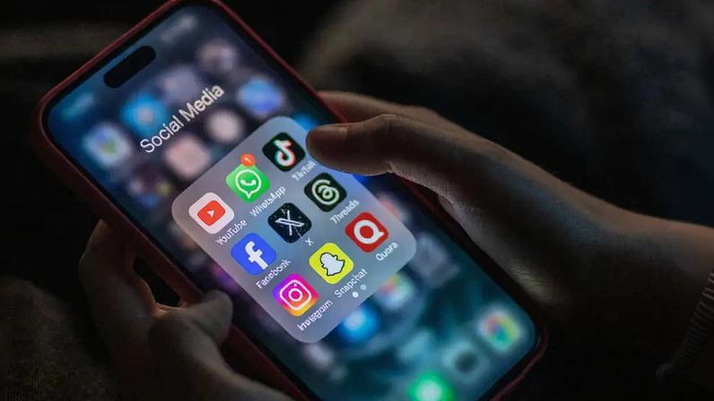 Ícones de aplicativos em celular