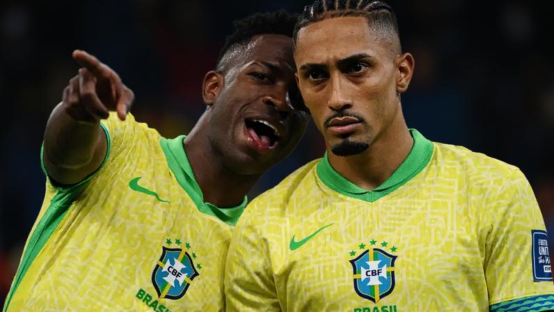 Vinícius Júnior e Raphinha: esperança de gols de uma seleção que já não mete medo como antigamente.