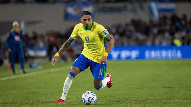 Raphinha pela seleção brasileira (Matias Baglietto/NurPhoto/Getty Images)