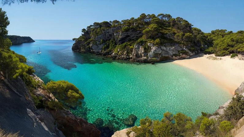 Menorca, na Espanha: a "irmã mais nova" de Mallorca surge como uma ótima opção para quem busca o verão europeu para relaxar