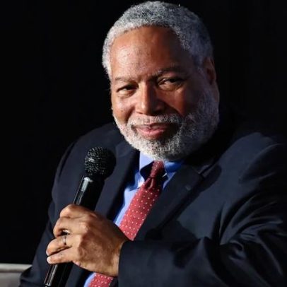 Almoço entre Lonnie Bunch, secretário do Smithsonian, e Trump é descrito