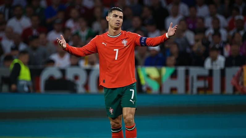 Jogador marcou 973 gols na carreira (Marco Steinbrenner/Getty Images)