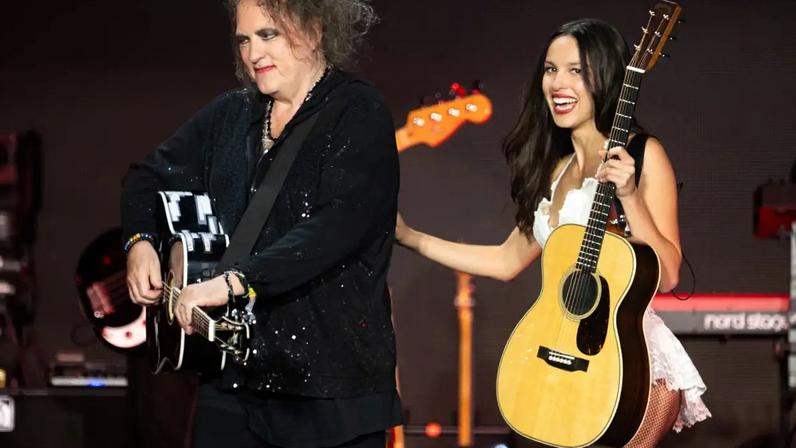 Robert Smith e Olivia Rodrigo em 2025 (Samir Hussein/WireImage/Getty Images)