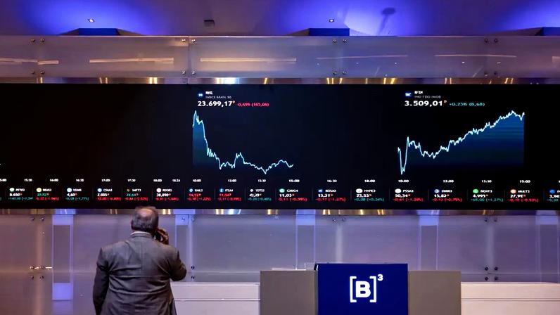 Painel com cotações na B3, em São Paulo, em setembro de 2025