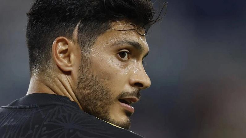 Mexico's Raul Jimenez and the scar caused by the fractured skull he suffered in 2020