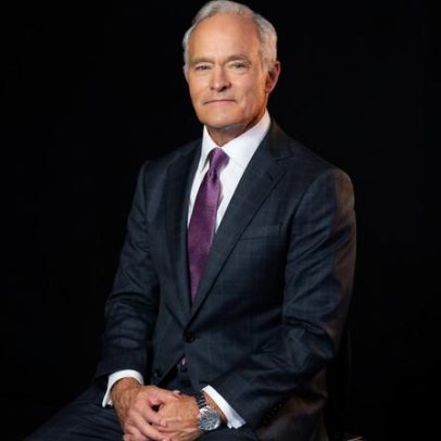 Scott Pelley acusa CBS de colapso de valores após demissão do 60 Minutes