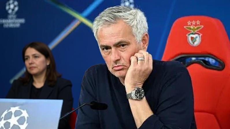 José Mourinho, atual técnico do Benfica encaminha acordo com o Real Madrid