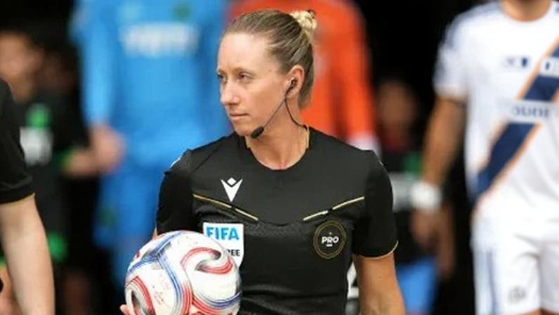 Tori Penso apitará a partida entre República Tcheca e África do Sul na Copa do Mundo