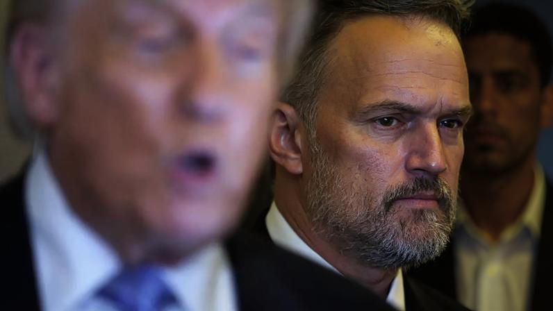Donald Trump e o representante da USTR, Jamieson Gree (Alex Wong/Getty Images)