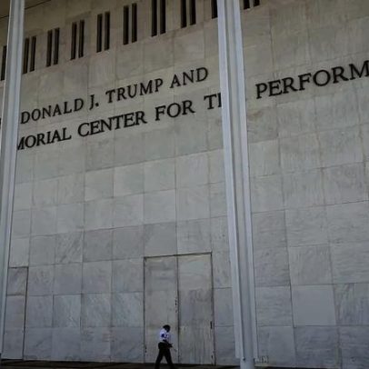 Kennedy Center remove referências a Donald Trump após ordem federal