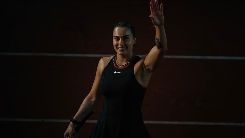 Aryna Sabalenka: ela faz questão de usar colares e estar bem vestida