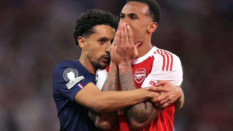 Marquinhos abraçou Magalhães antes de comemorar título da Champions