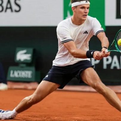 Quem é Jakub Mensik, adversário de Fonseca no Roland Garros