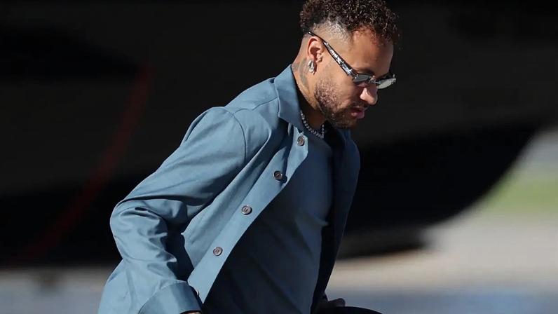 Neymar chegando nos Estados Unidos para a Copa do Mundo 2026 (Jordan Bank/Getty Images)