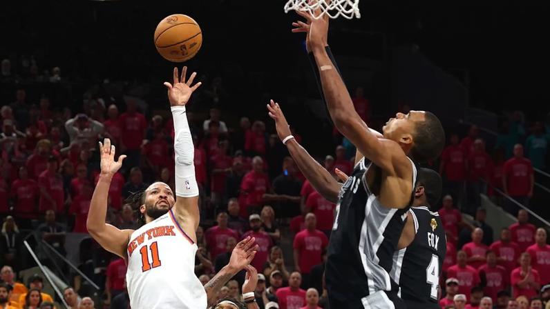 Jalen Brunson scored 30 points to lead the Knicks to a 105-95 Game 1 win on Wednesday.