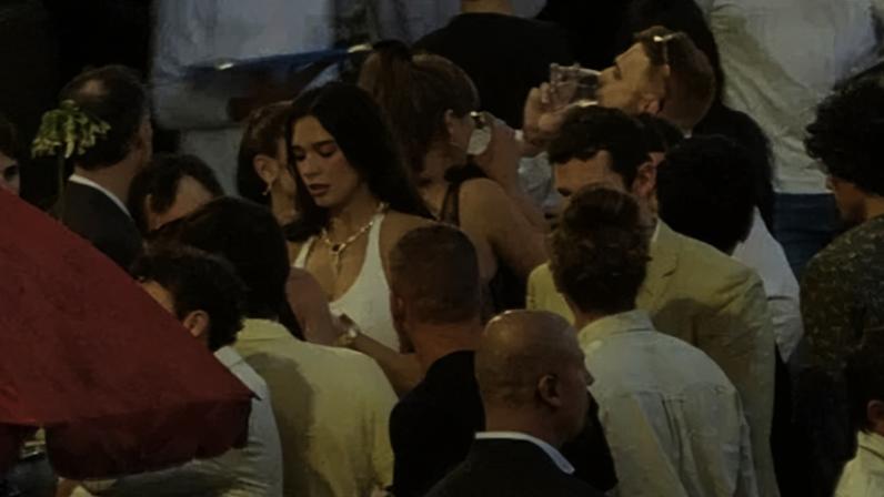 Dua Lipa e Callum Turner em primeiro dia de casamento na Itália
